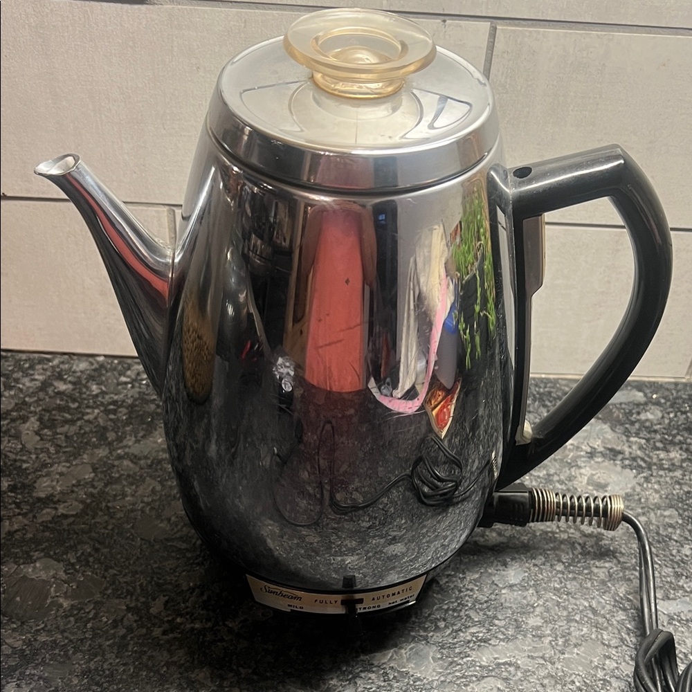 12 cup Sunbeam Fully Automatic Pot Belly Percolator. Vintage
